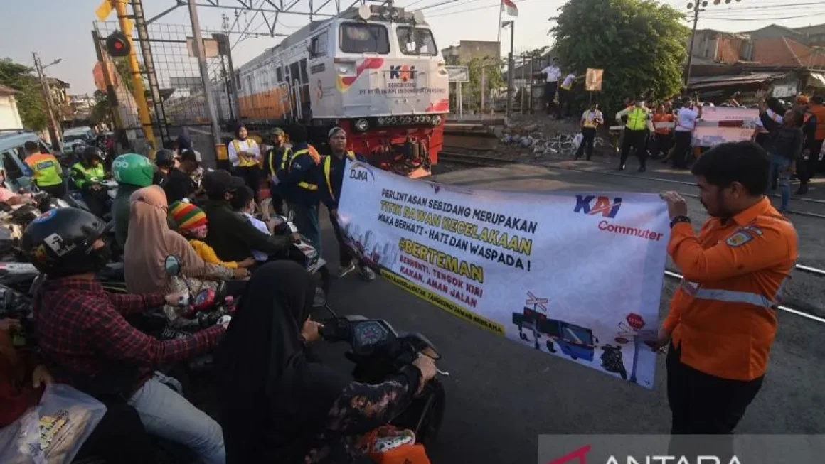 Jalur Kereta Steril, KAI: Warga yang membahayakan perjalanan KA dapat dipidana