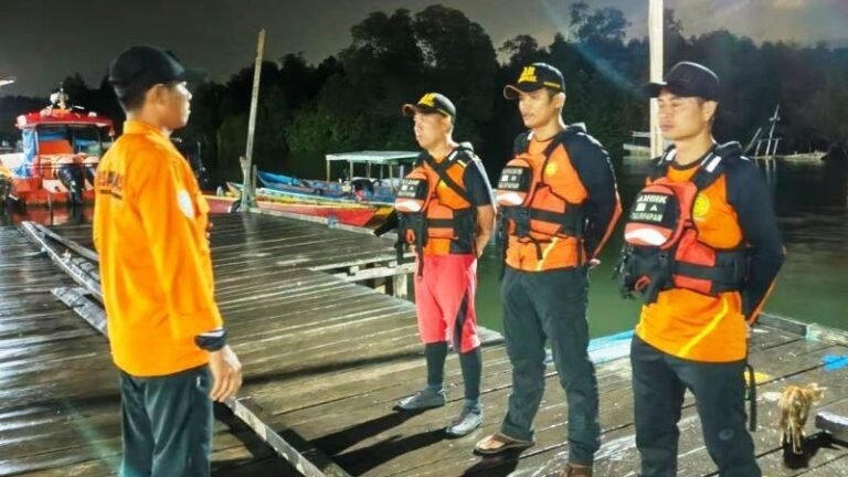 Kapal Nelayan Berau Tenggelam, Tim SAR Masih Cari 6 Korban Hilang