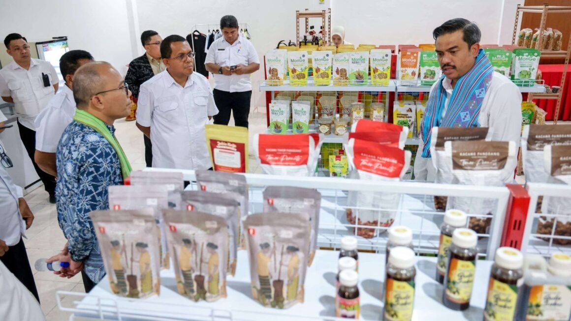 Menteri UMKM Apresiasi Kehadiran NTT Mart sebagai Penggerak Produk Lokal