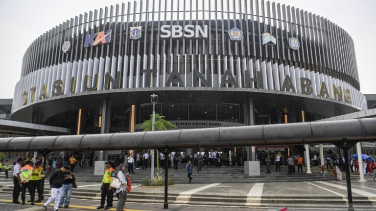 Disambut AHY-Pramono, Prabowo Hadiri Peresmian Stasiun Tanah Abang Baru