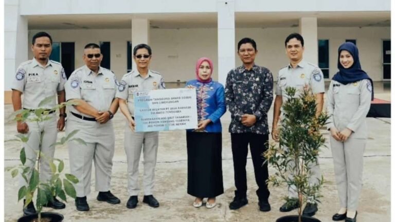 Dorong Keberlanjutan Lingkungan, Jasa Raharja Hijaukan Area Publik di Kendari